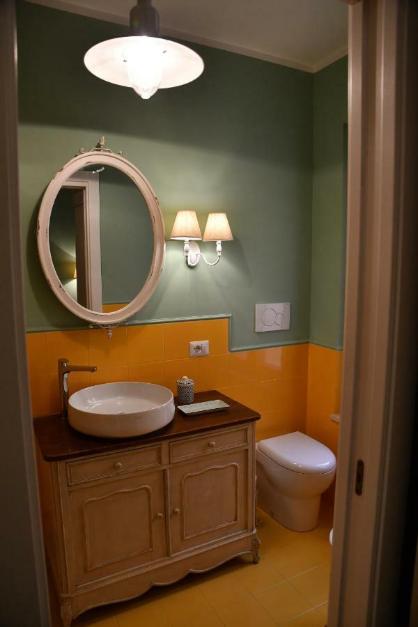 Le Stanze Del Borgo Hotel Нетуно Екстериор снимка