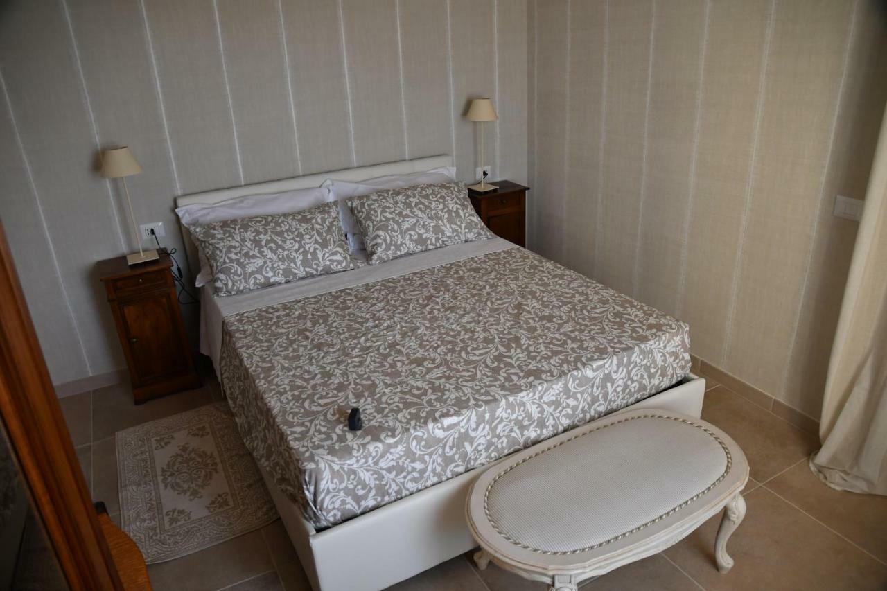Le Stanze Del Borgo Hotel Нетуно Екстериор снимка