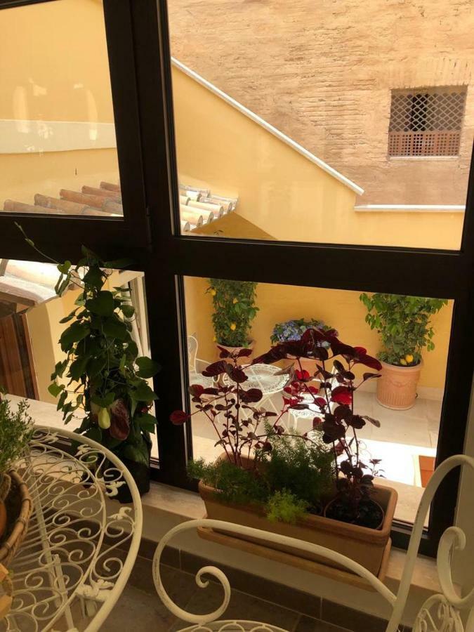 Le Stanze Del Borgo Hotel Нетуно Екстериор снимка