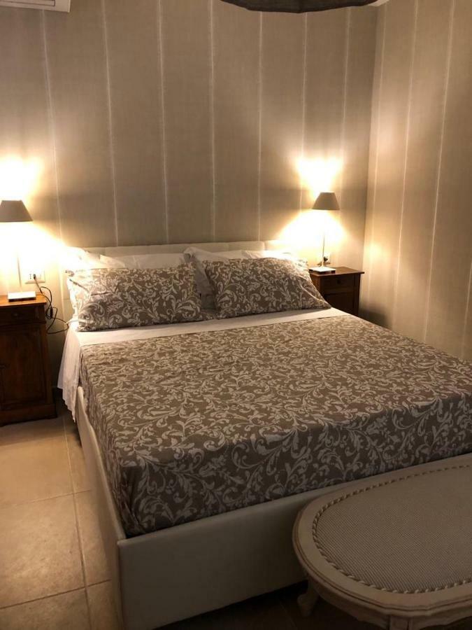 Le Stanze Del Borgo Hotel Нетуно Екстериор снимка