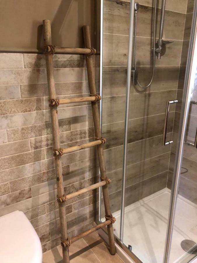 Le Stanze Del Borgo Hotel Нетуно Екстериор снимка