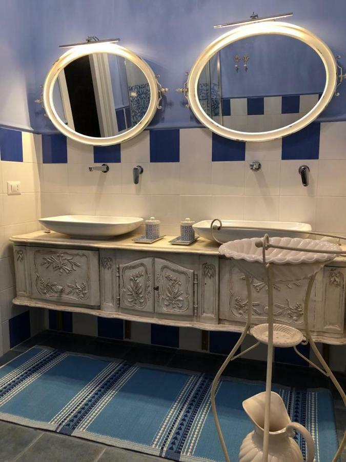 Le Stanze Del Borgo Hotel Нетуно Екстериор снимка