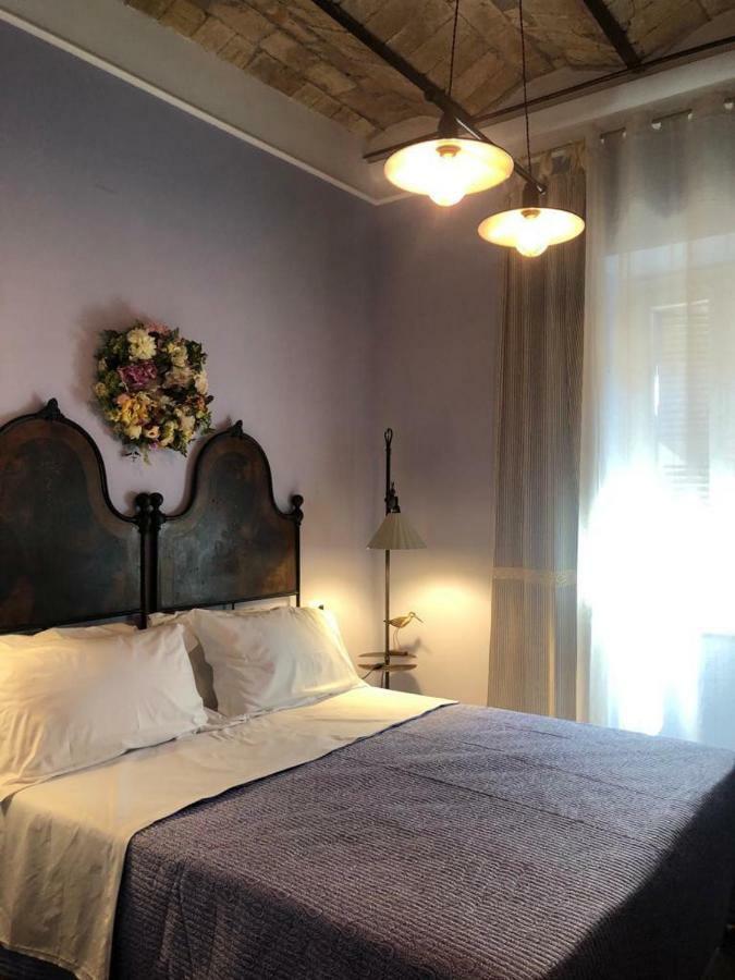 Le Stanze Del Borgo Hotel Нетуно Екстериор снимка